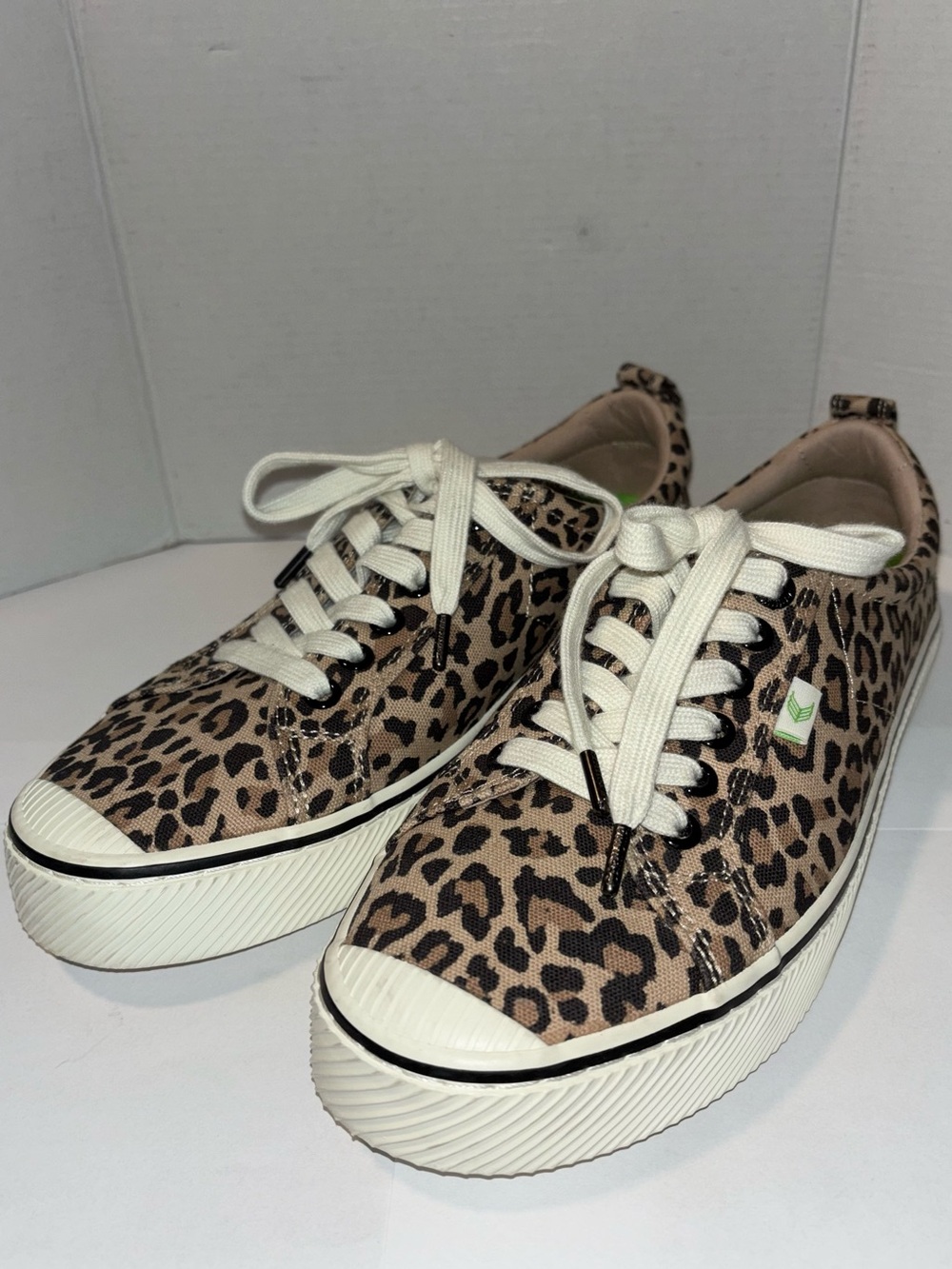 Cariuma OCA Low Canvas Sneakers Leopard Print Unisex Women's Size 10 Men's 8.5 - Picture 6 of 16